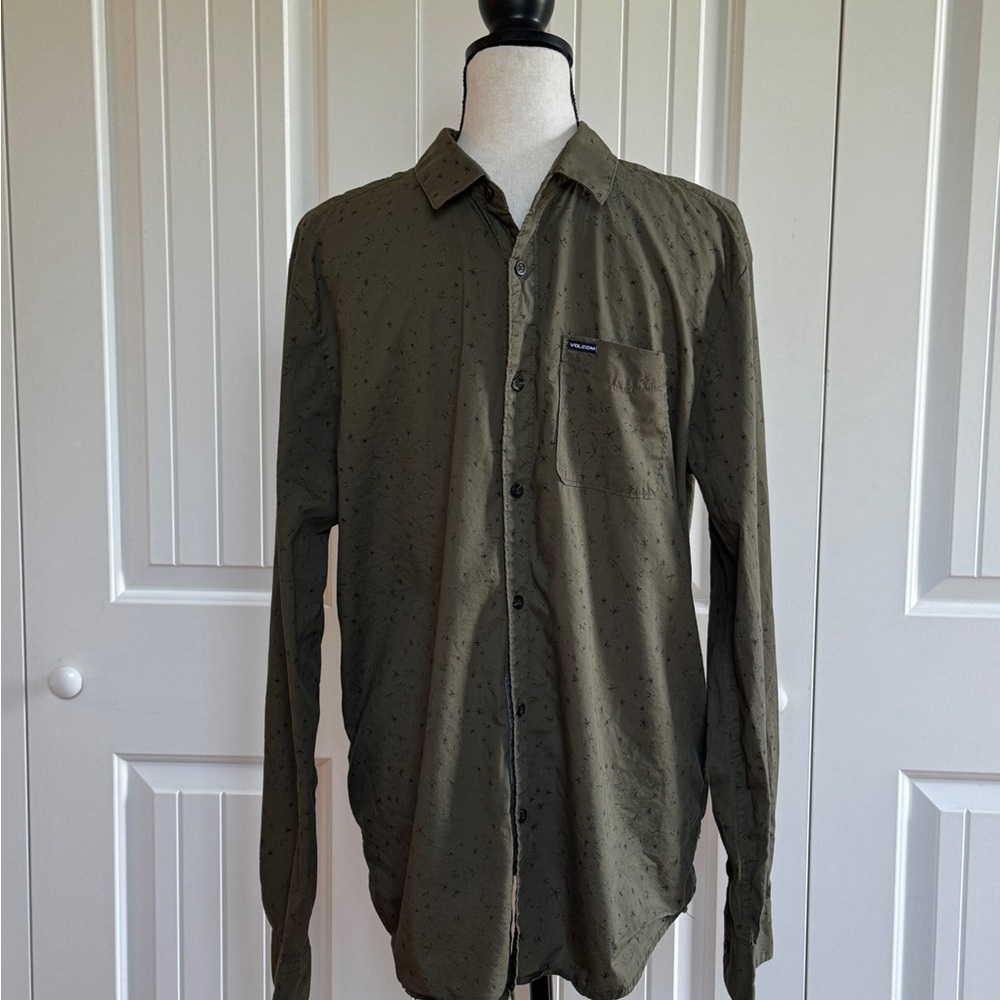 VOLCOM Men's Smashed Star Long Sleeve Button Up Military Green Modern Fit Shirt - Picture 7 of 13